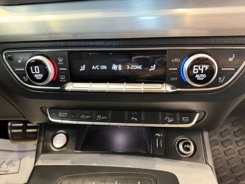 Used 2018 Audi SQ5 Premium Plus w/ Warm Weather Package AWD/4WD image 22