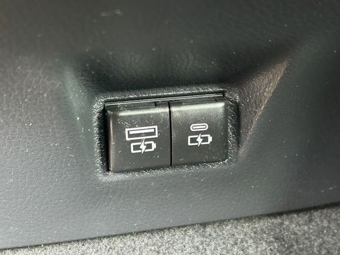 Certified 2025 Toyota Camry SE FWD image 21