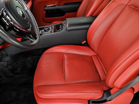 Used 2018 Rolls-Royce Wraith RWD image 17
