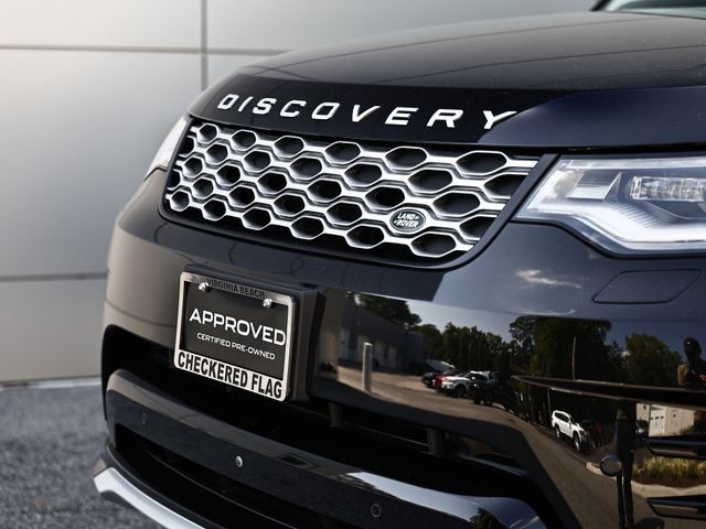 Used 2025 Land Rover Discovery Metropolitan Edition AWD/4WD image 2