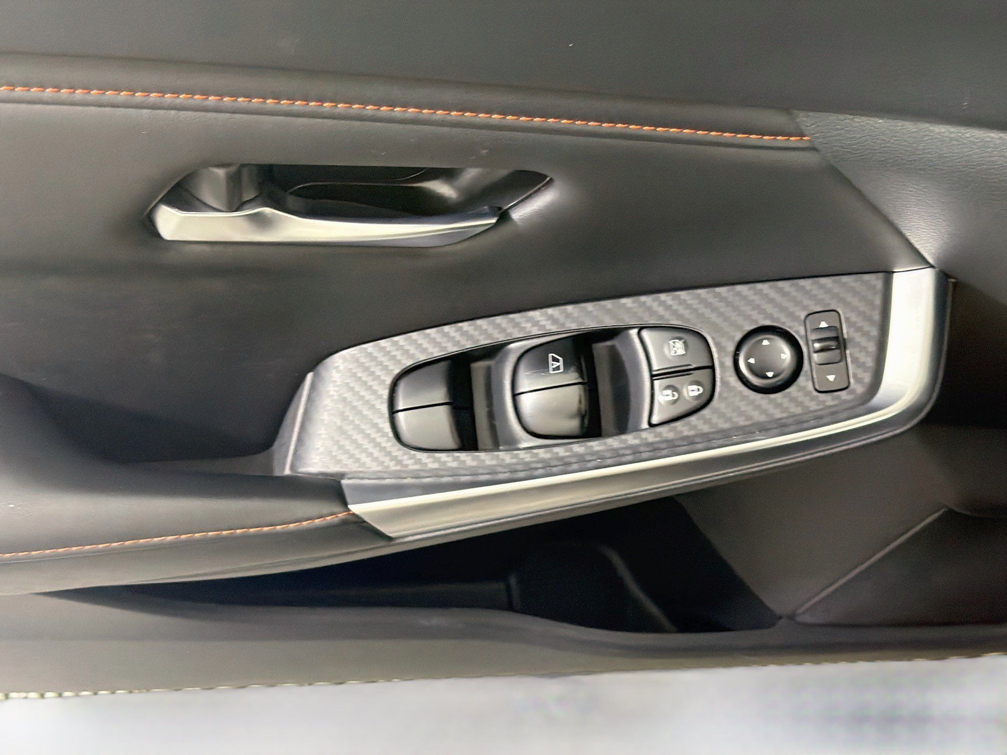 Used 2025 Nissan Sentra SR FWD image 15