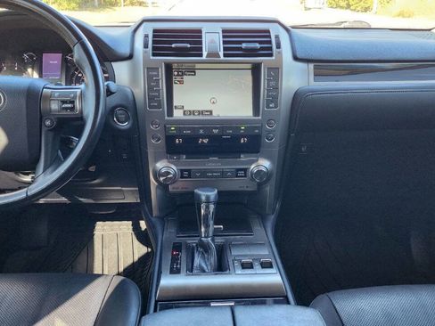 Used 2016 Lexus GX 460 image 31
