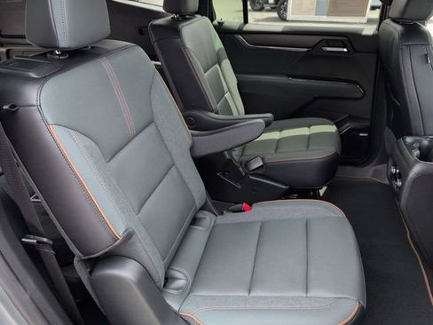 Used 2025 GMC Acadia AT4 AWD/4WD image 27
