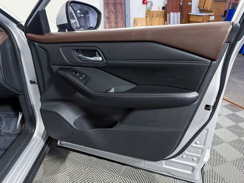 Certified 2022 Nissan Rogue SV w/ SV Premium Package AWD/4WD image 45