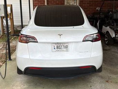 Used 2023 Tesla Model Y Long Range image 5