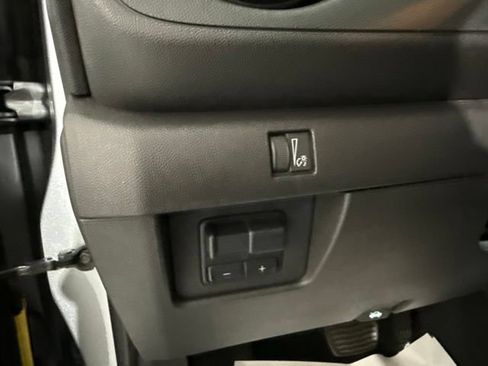 Used 2024 Chevrolet Colorado Trail Boss w/ Technology Package AWD/4WD image 18