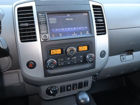 Used 2020 Nissan Frontier SV AWD/4WD image 6