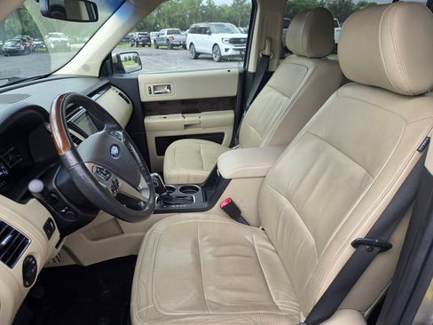 Used 2017 Ford Flex Limited w/ Equipment Group 301A FWD image 8