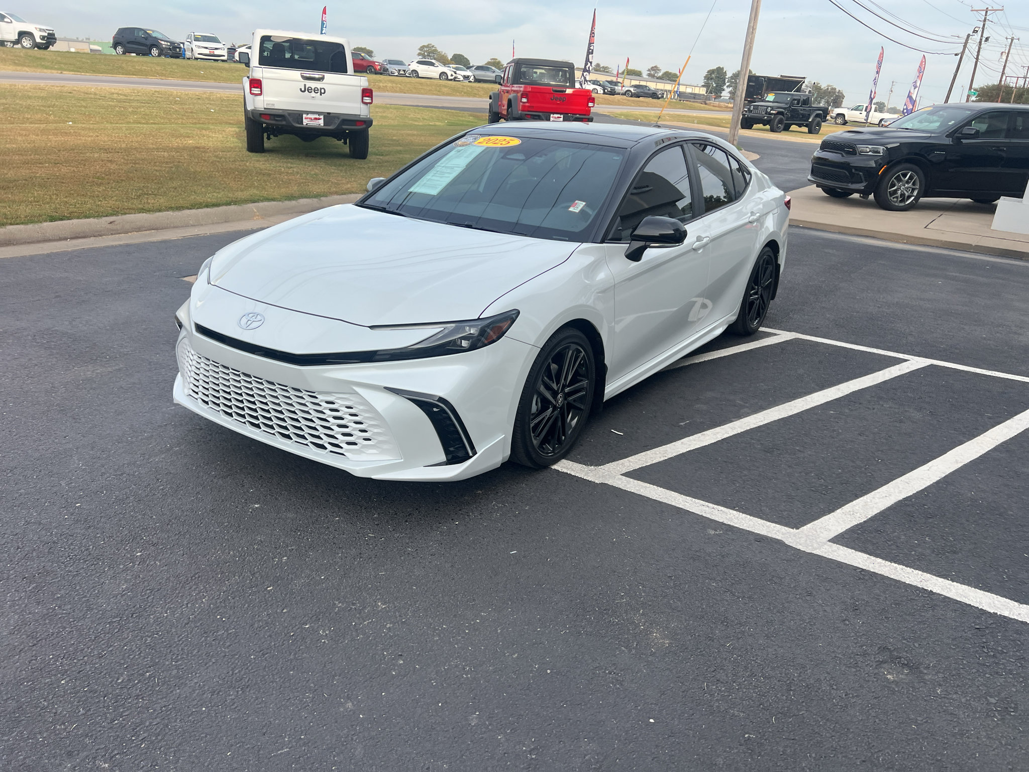Used 2025 Toyota Camry XSE w/ Premium Package FWD image 4