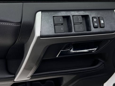 Used 2018 Toyota 4Runner SR5 Premium AWD/4WD image 23