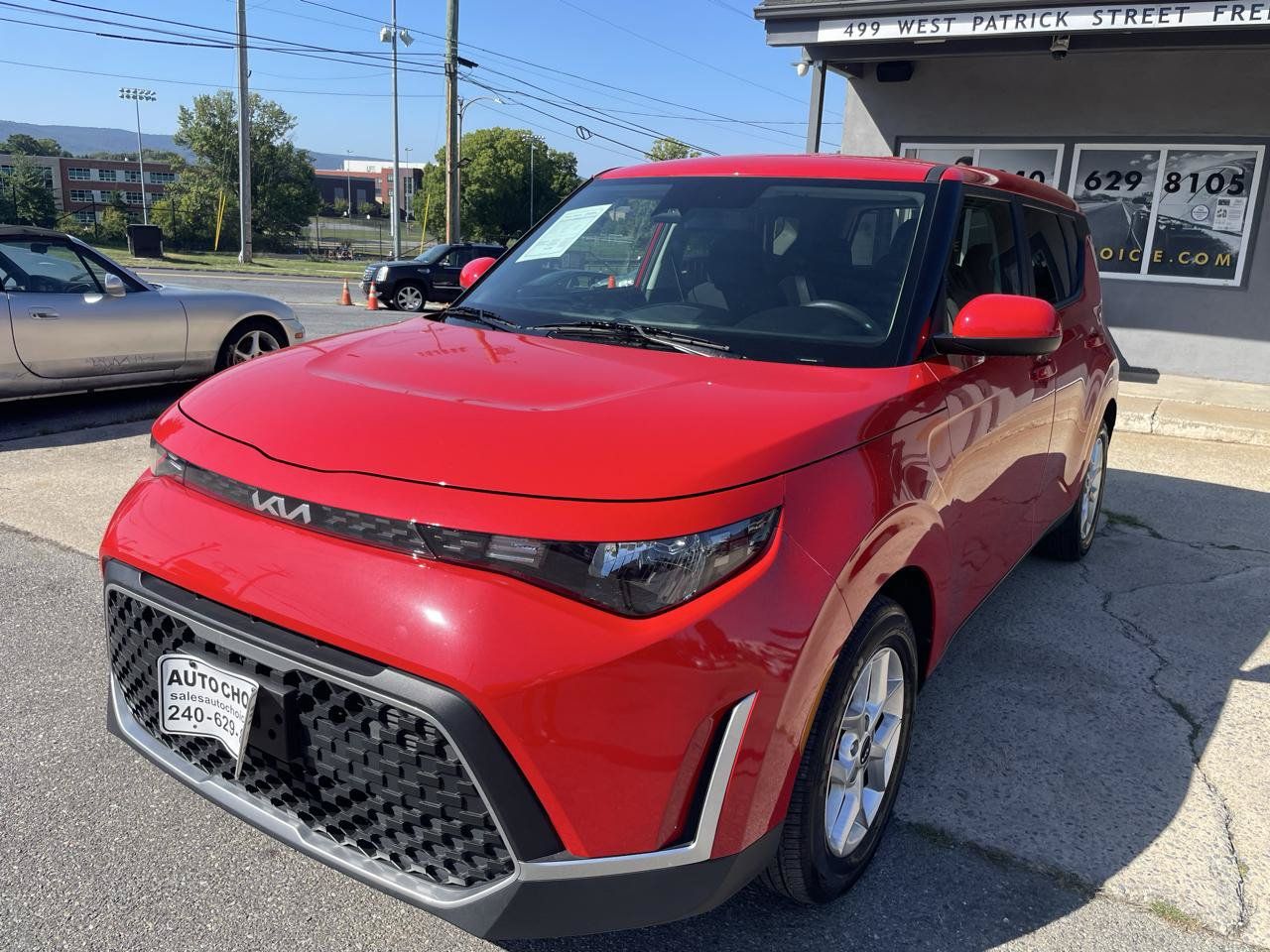Used 2025 Kia Soul LX w/ LX Technology Package FWD image 1
