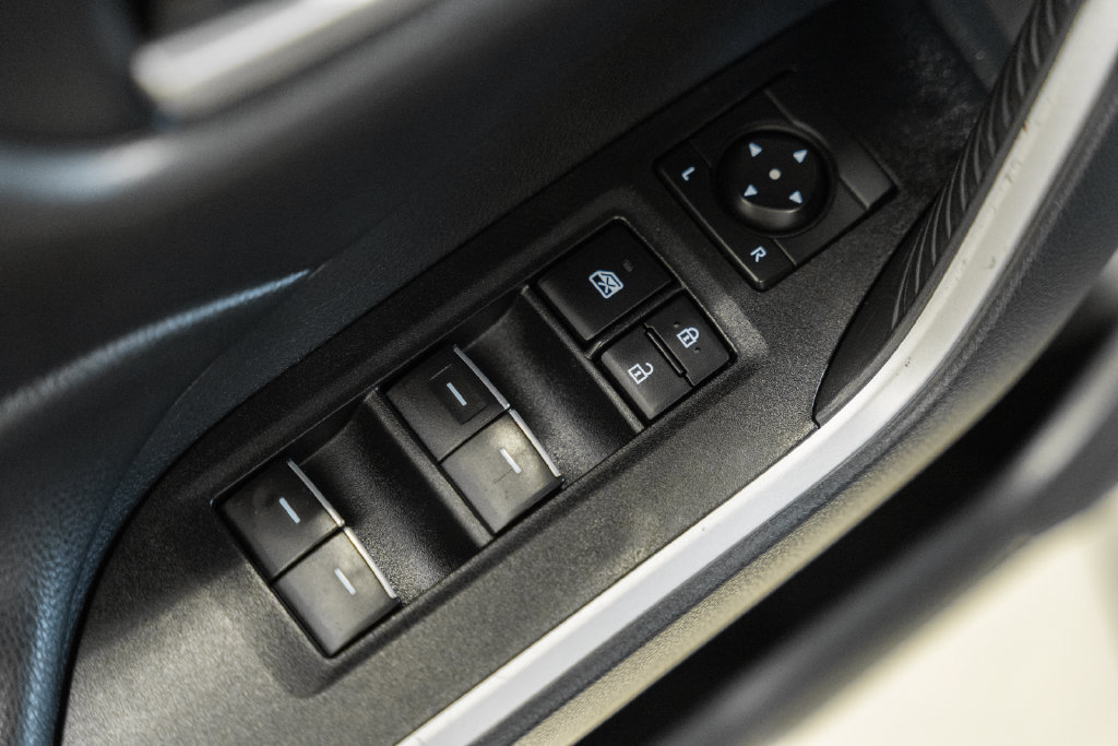 Certified 2025 Toyota RAV4 XLE AWD/4WD image 31