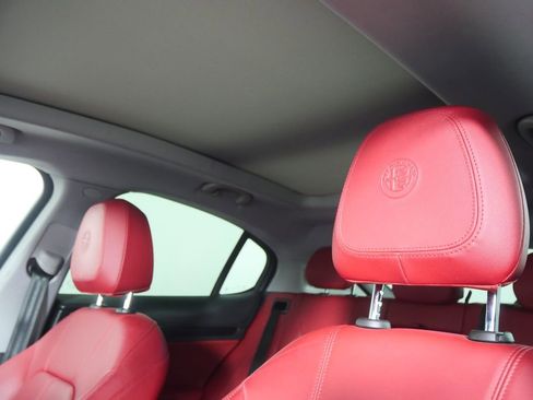 Used 2021 Alfa Romeo Stelvio Sprint w/ Nero Edizione image 11