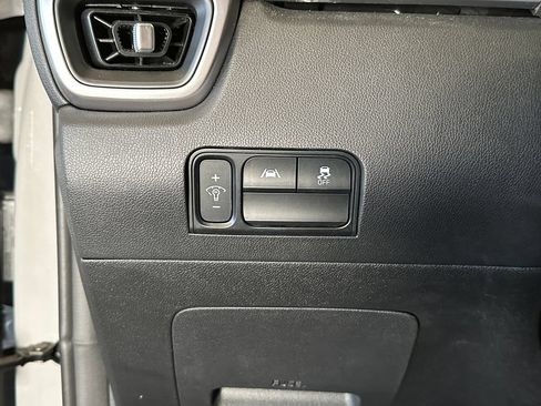 Used 2022 Kia Sorento S w/ Panoramic Sunroof Package AWD/4WD image 18