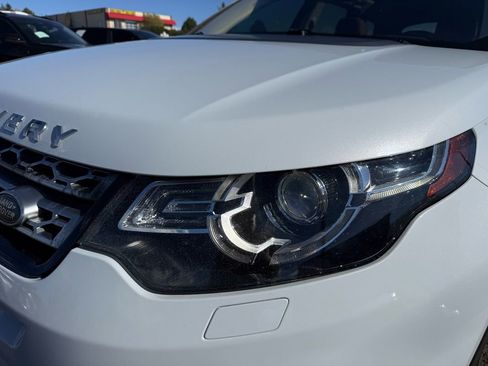 Used 2017 Land Rover Discovery Sport HSE Luxury image 12