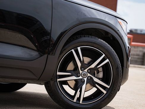 Used 2021 Volvo XC40 T5 R-Design w/ Protection Package AWD/4WD image 7