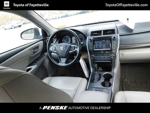 Used 2016 Toyota Camry XLE image 6