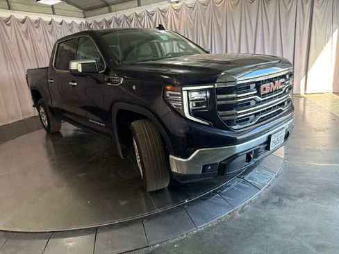 Used 2025 GMC Sierra 1500 SLT RWD image 3