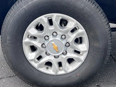 Used 2025 Chevrolet Silverado 3500 LT w/ Safety Package AWD/4WD image 7