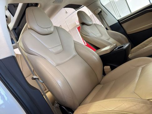 Used 2016 Tesla Model X 90D image 22