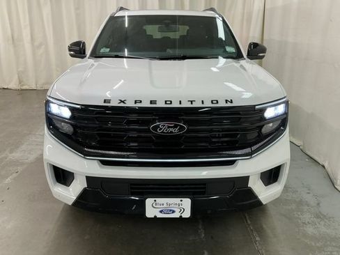 New 2026 Ford Expedition Max Platinum w/ Stealth Appearance Package AWD/4WD image 9