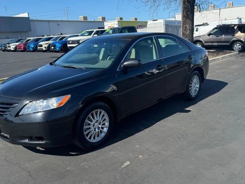 Used 2009 Toyota Camry LE FWD image 11