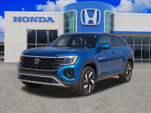 Used 2024 Volkswagen Atlas Cross Sport SE FWD image 7
