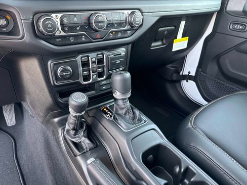 New 2026 Jeep Gladiator Sport AWD/4WD image 25