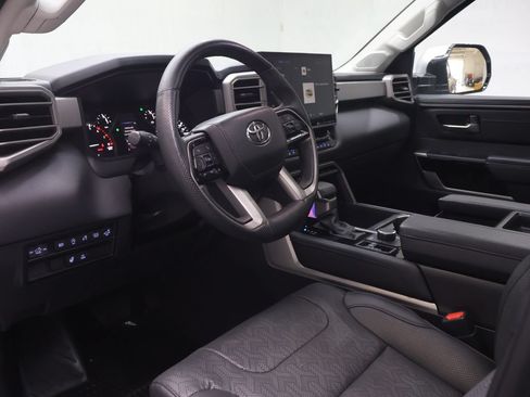 Used 2023 Toyota Tundra Limited AWD/4WD image 17