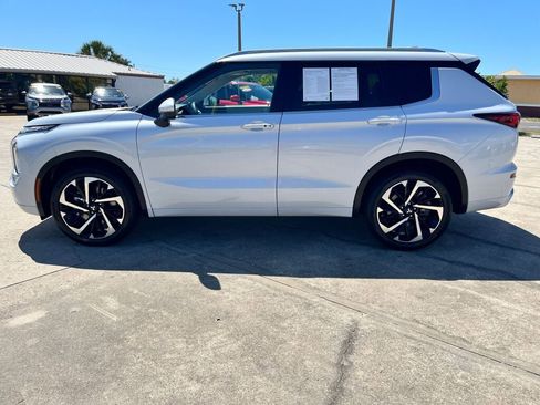 Used 2023 Mitsubishi Outlander SEL FWD image 6