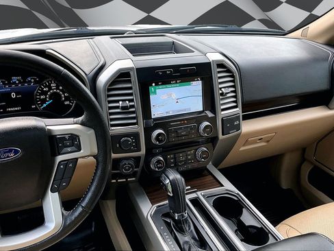 Used 2016 Ford F150 Lariat w/ Equipment Group 502A Luxury AWD/4WD image 6