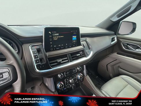Certified 2024 GMC Yukon XL SLT w/ SLT Luxury Package AWD/4WD image 19