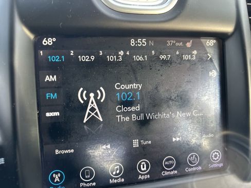 Used 2017 Chrysler 300 Limited image 13