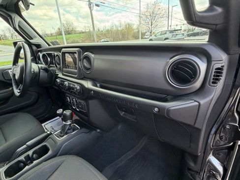 Used 2023 Jeep Wrangler Unlimited Sport AWD/4WD image 38