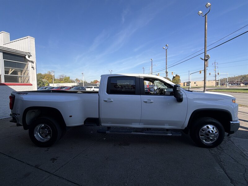 Used 2025 Chevrolet Silverado 3500 LT w/ Safety Package AWD/4WD image 5