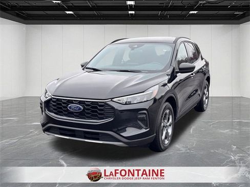 Used 2025 Ford Escape ST-Line image 1