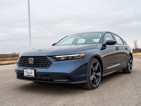 Used 2025 Honda Accord SE image 3