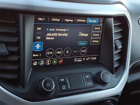 Used 2023 GMC Acadia SLT image 9