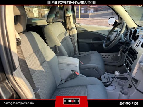 Used 2009 Chrysler PT Cruiser Touring FWD image 17