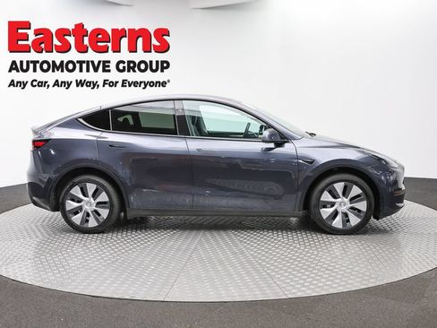 Used 2024 Tesla Model Y Long Range AWD/4WD image 4