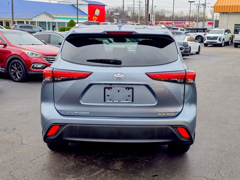 Used 2023 Toyota Highlander XLE image 17