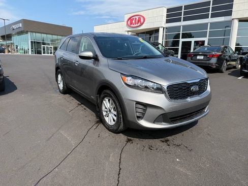 Used 2019 Kia Sorento AWD image 4