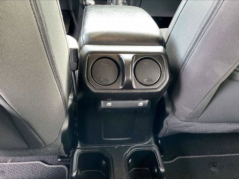 Used 2021 Jeep Wrangler Unlimited Sport image 34