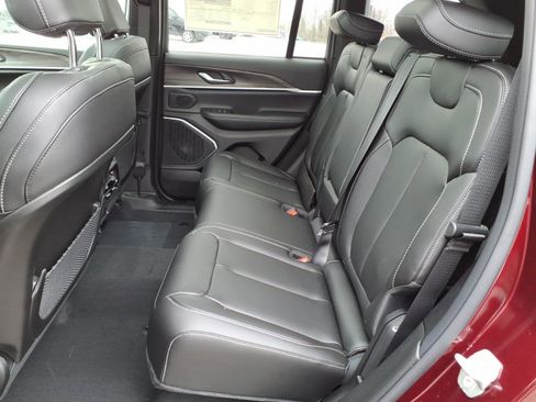 New 2026 Jeep Grand Cherokee Limited w/ Limited Altitude Package AWD/4WD image 6