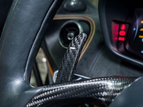 Used 2018 McLaren 570S Spider image 28