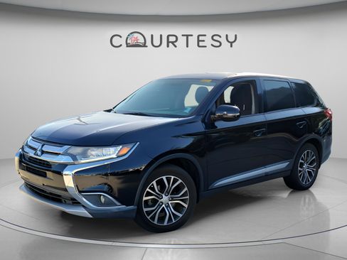 Used 2018 Mitsubishi Outlander SE FWD image 1