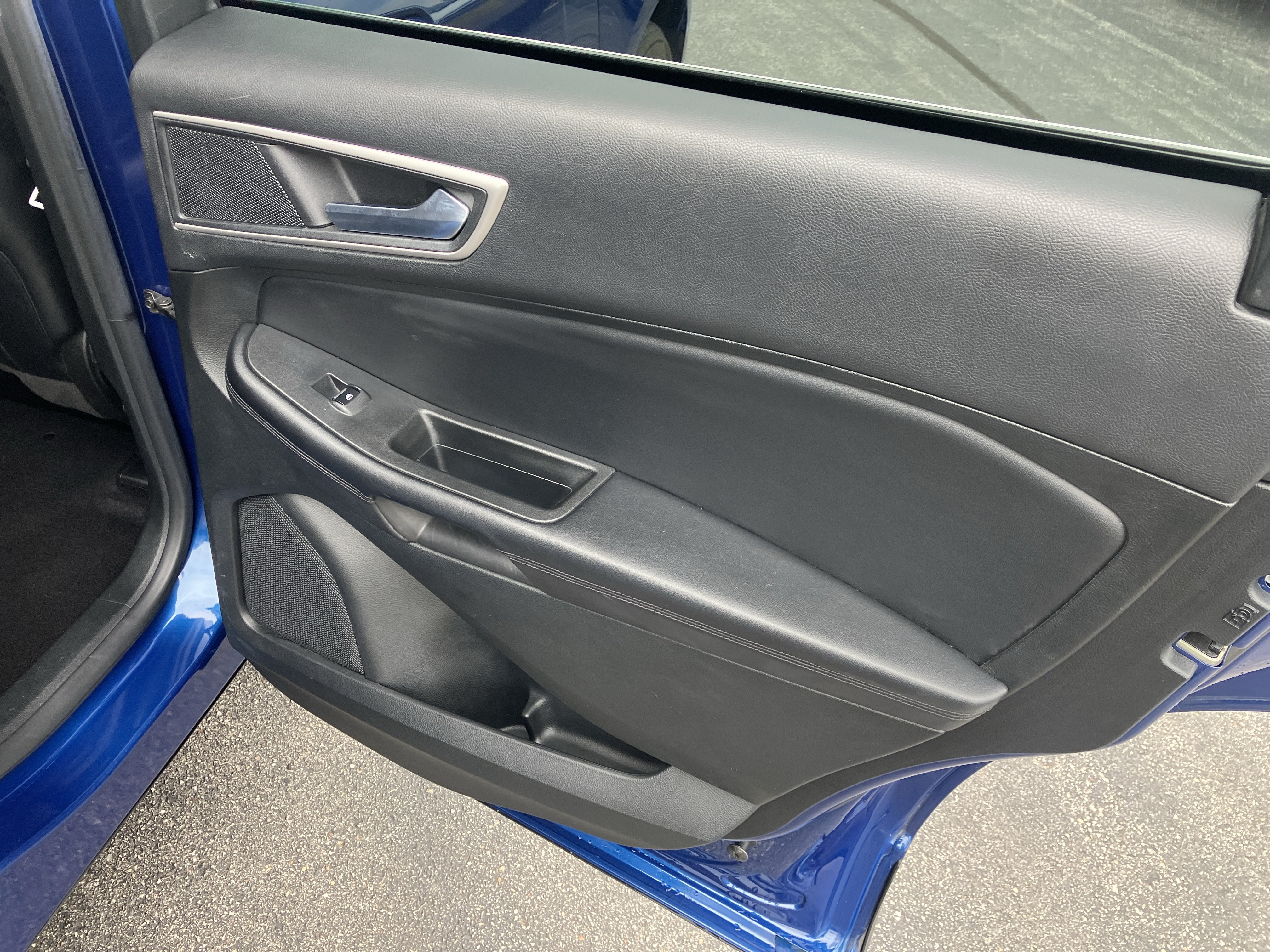Used 2023 Ford Edge SEL AWD/4WD image 11