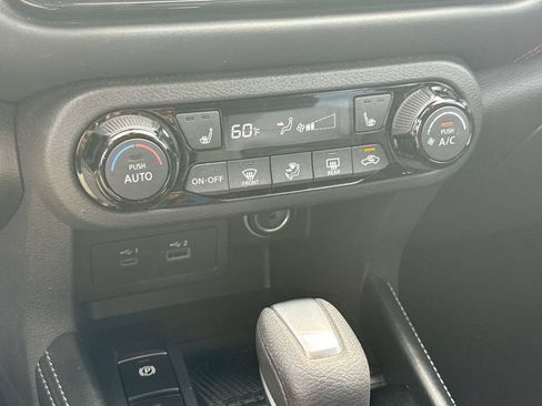 Used 2023 Nissan Kicks SR w/ SR Premium Package FWD image 29