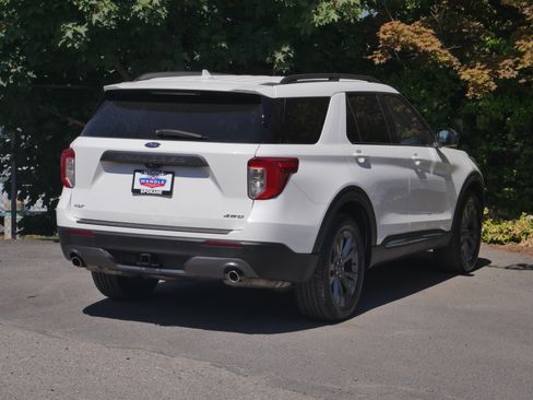 Certified 2023 Ford Explorer XLT w/ Equipment Group 202A AWD/4WD image 27