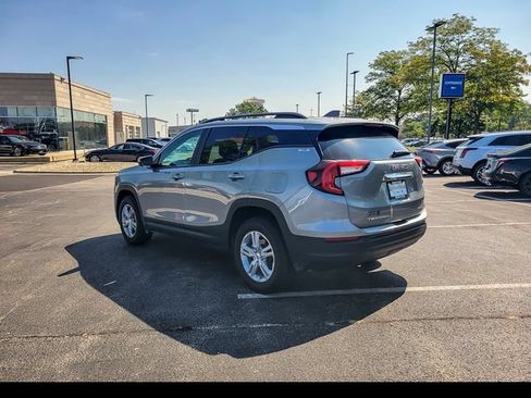 Used 2024 GMC Terrain SLE w/ Driver Convenience Package AWD/4WD image 9